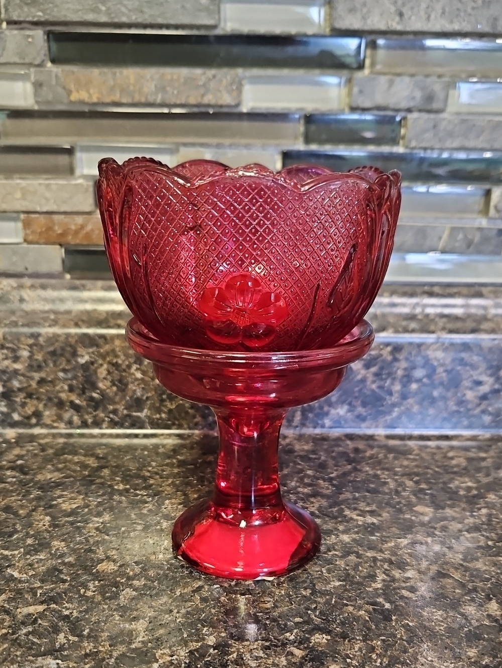 Vintage Indiana Glass cranberry red fairy lamp - Picture 4 of 7